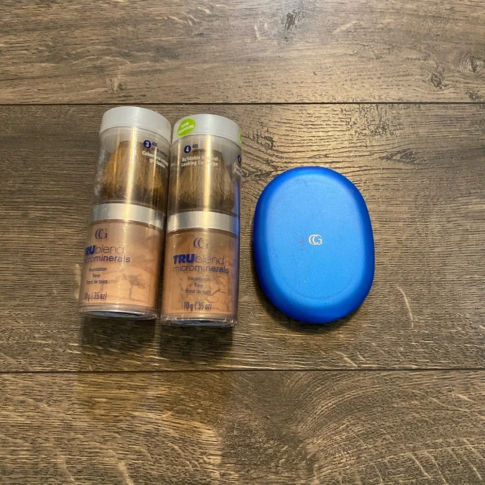 Lot of 3 Makeup Items‎